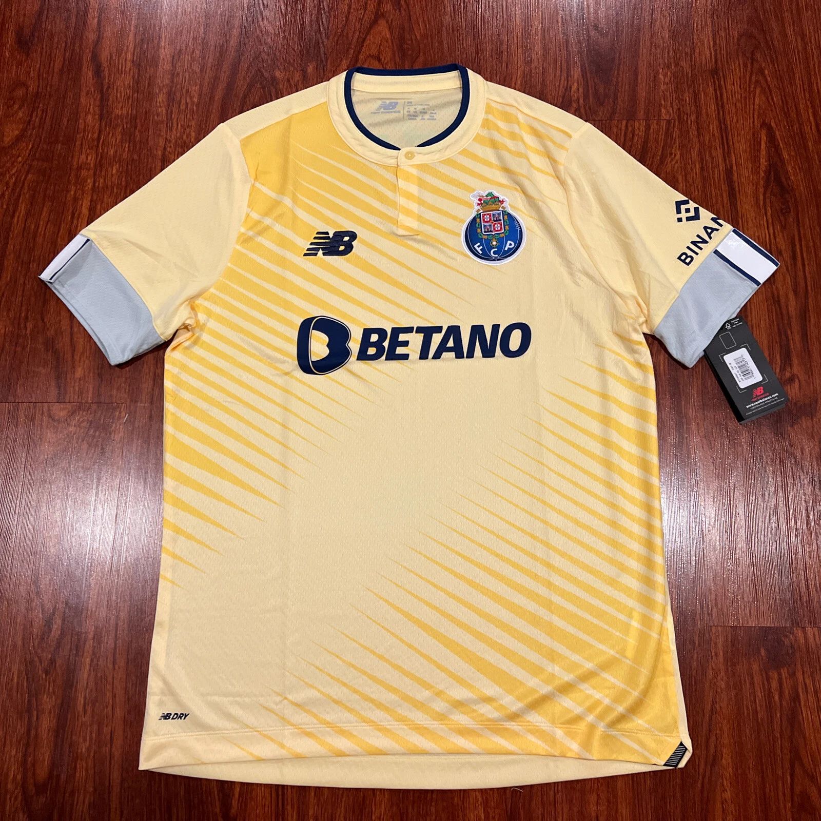 Segunda equipación de Oporto 22-23