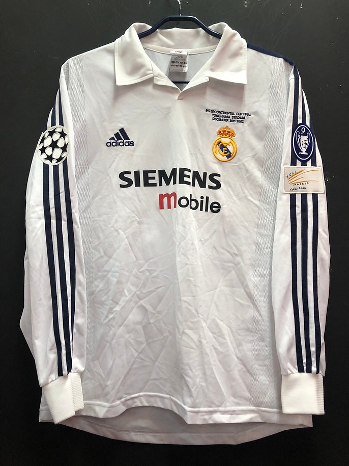 Equipación especial de Real Madrid 02-03
