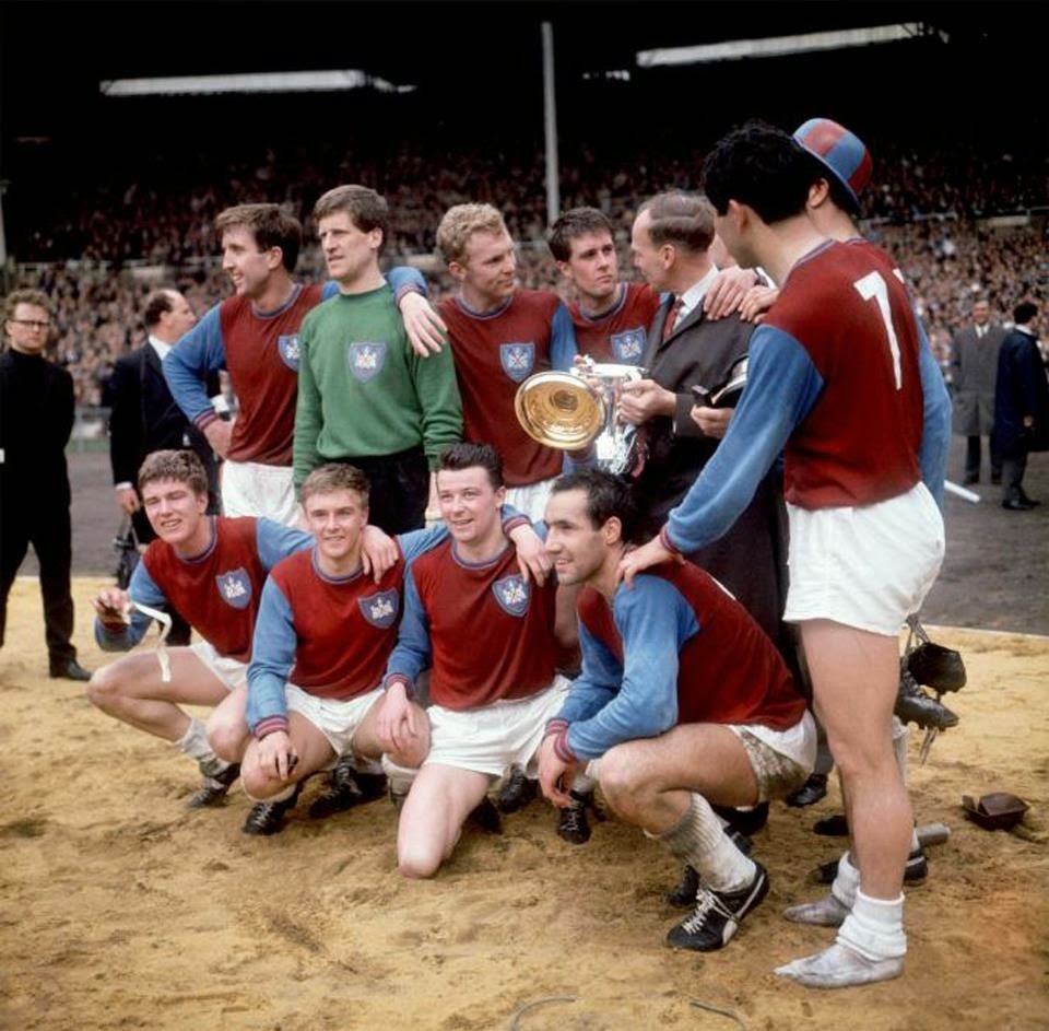 Primera equipación de West Ham United 65-66