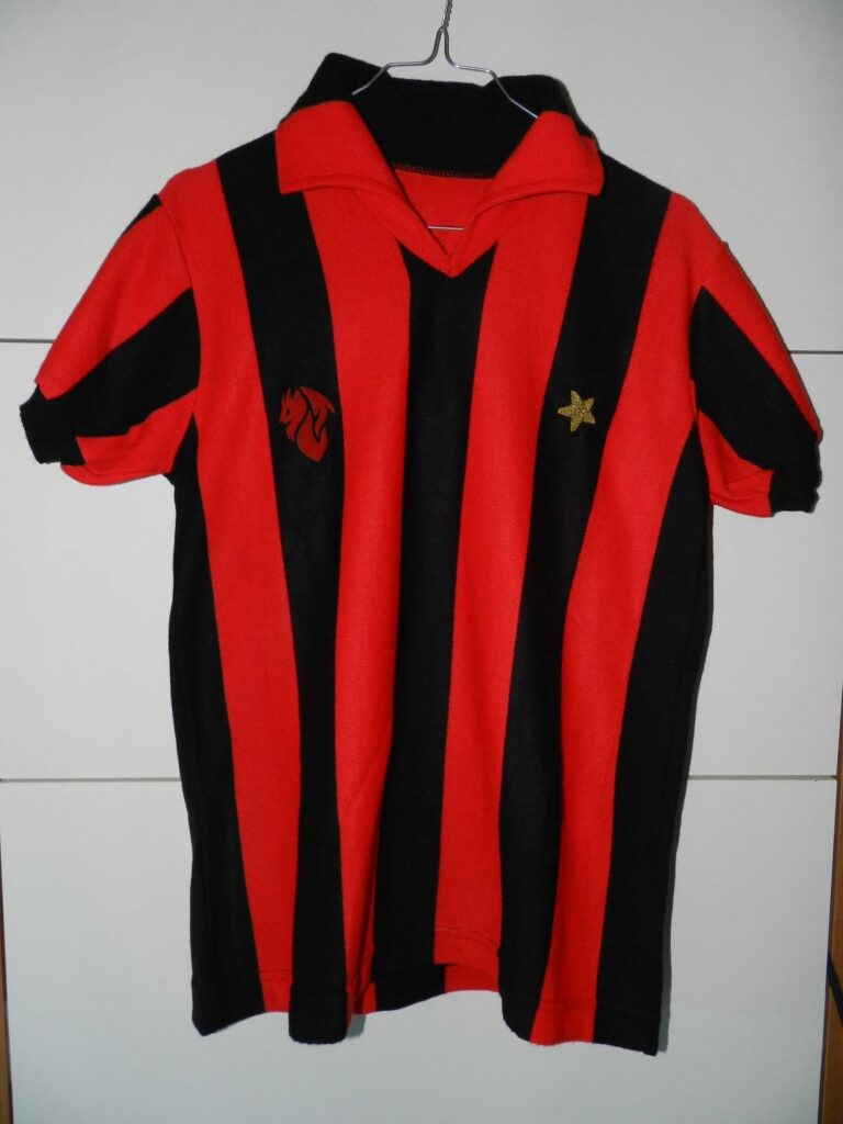 Primera equipación de Milan 80-81