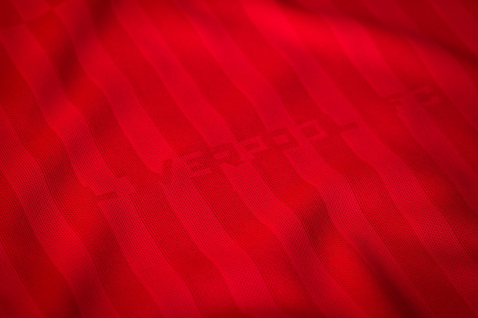 Liverpool FC 15-16 Local 3