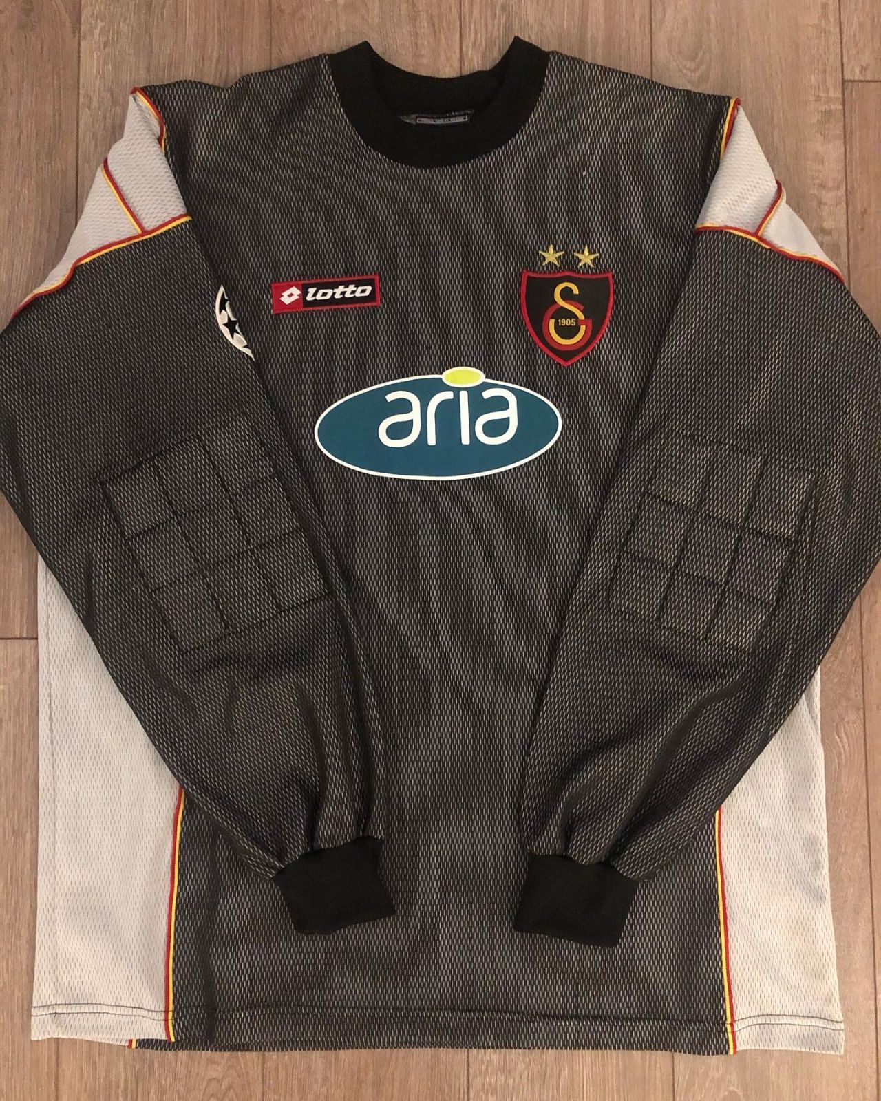 Galatasaray 01-02 Portero 4