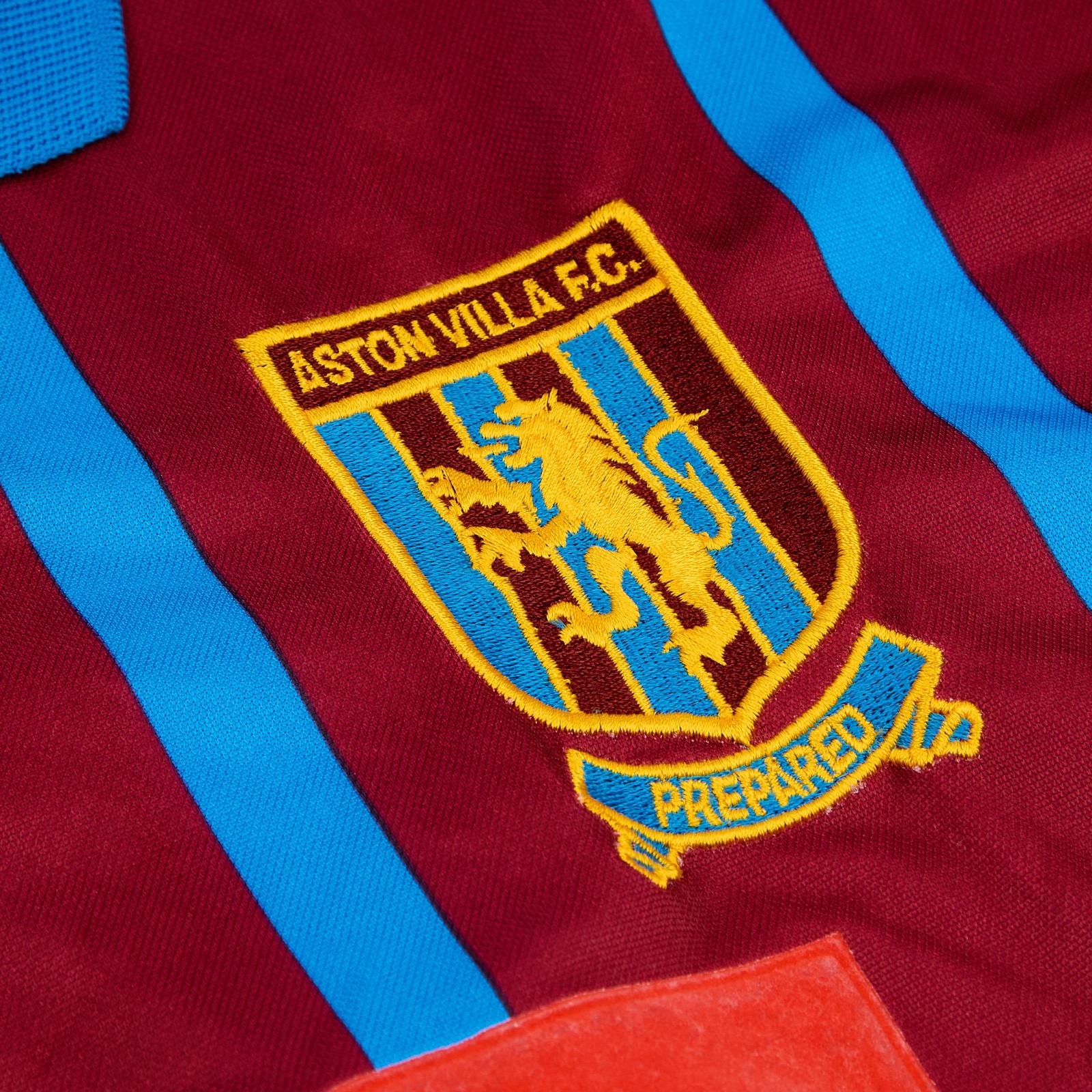 Aston Villa 93-94 Local 3