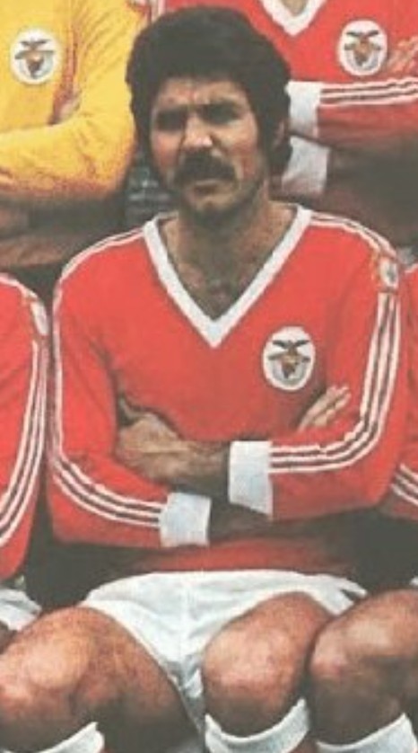 Primera equipación de Benfica 76-77