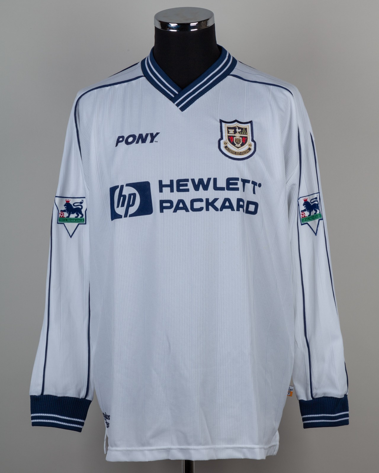 Primera equipación de Tottenham 97-98