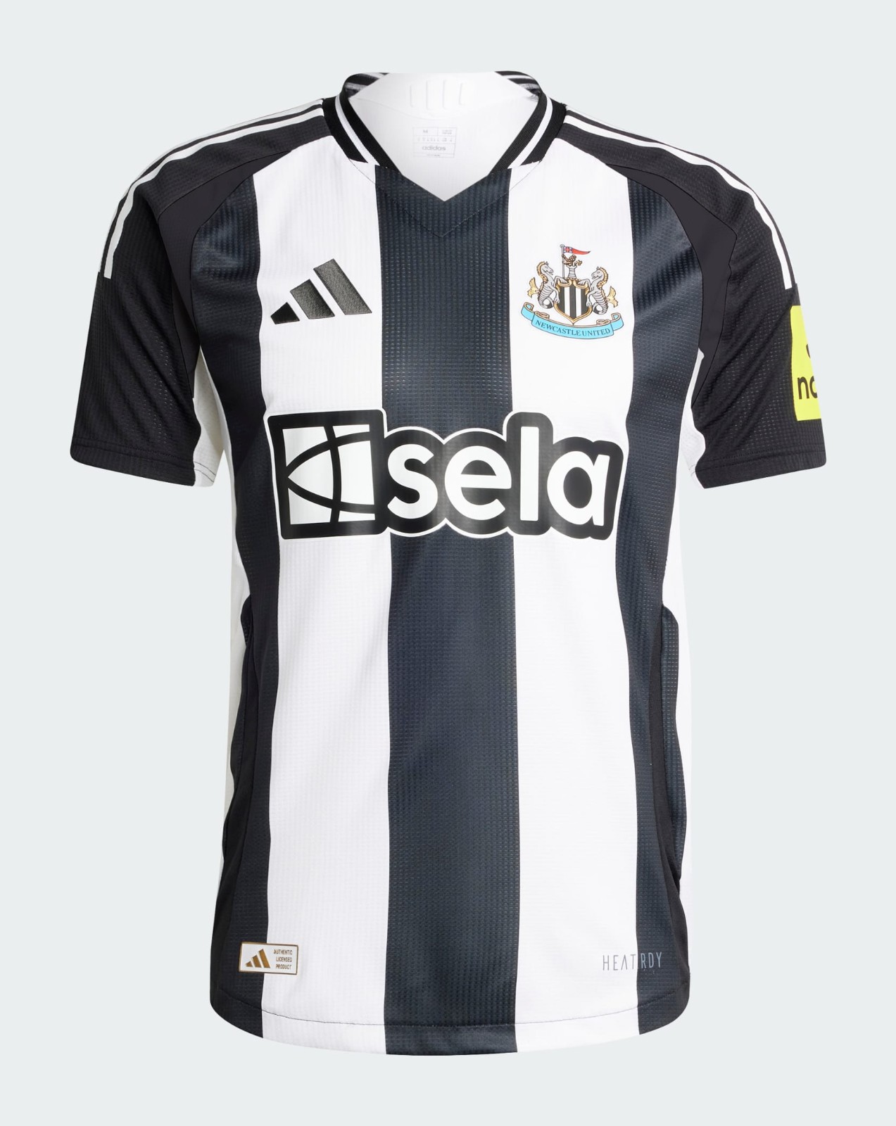 Primera equipación de Newcastle 24-25