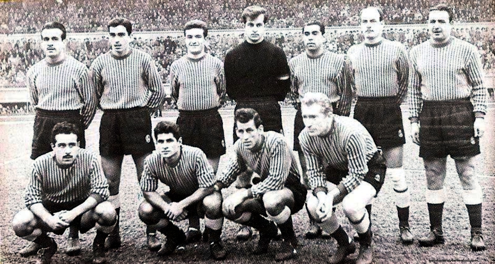 Primera equipación de Galatasaray 52-53