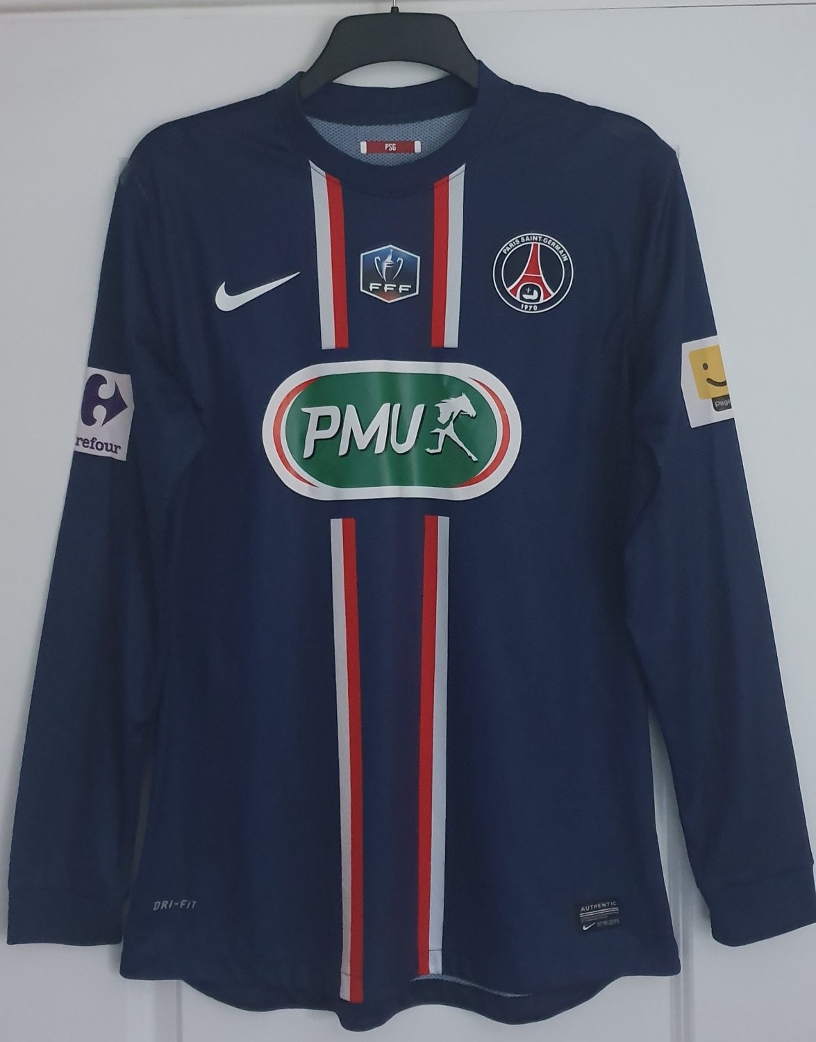Primera equipación de Paris Saint-Germain 12-13