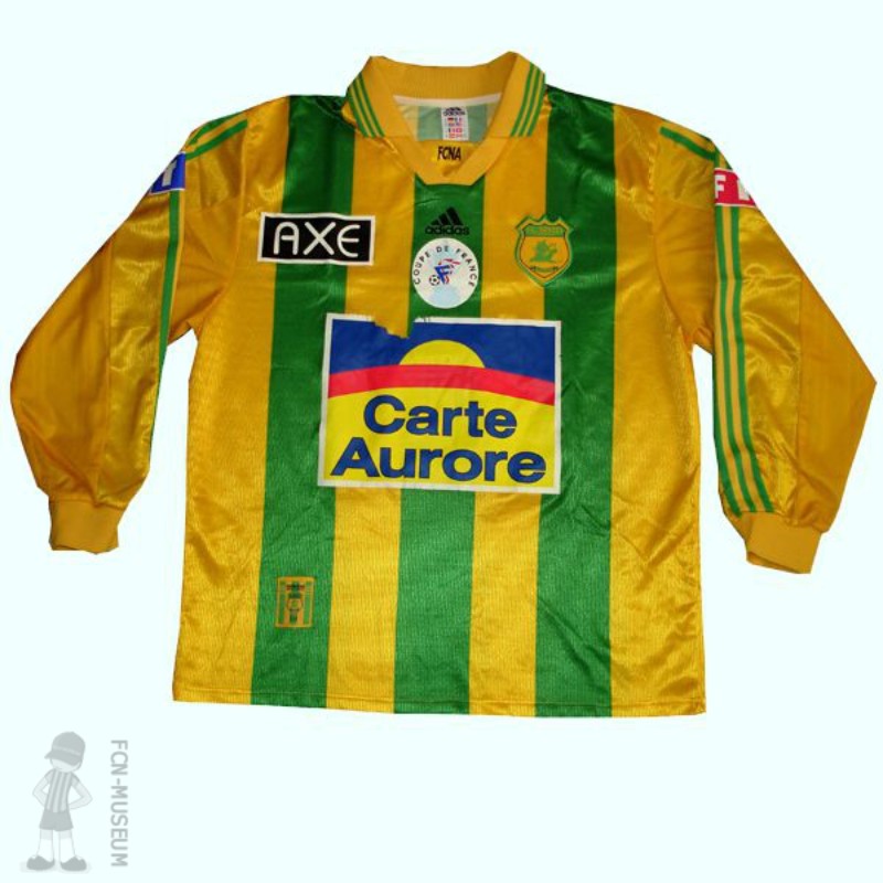 Primera equipación de Nantes 98-99