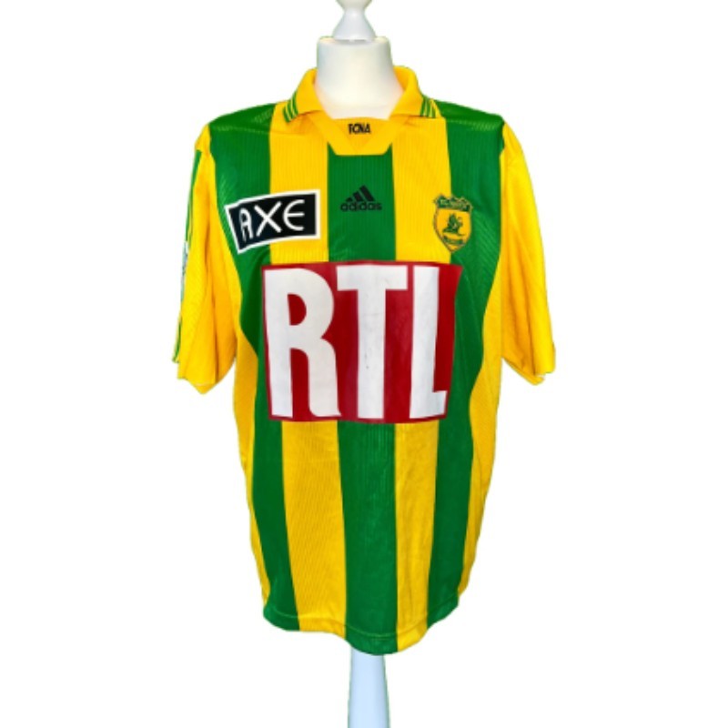 Primera equipación de Nantes 99-00
