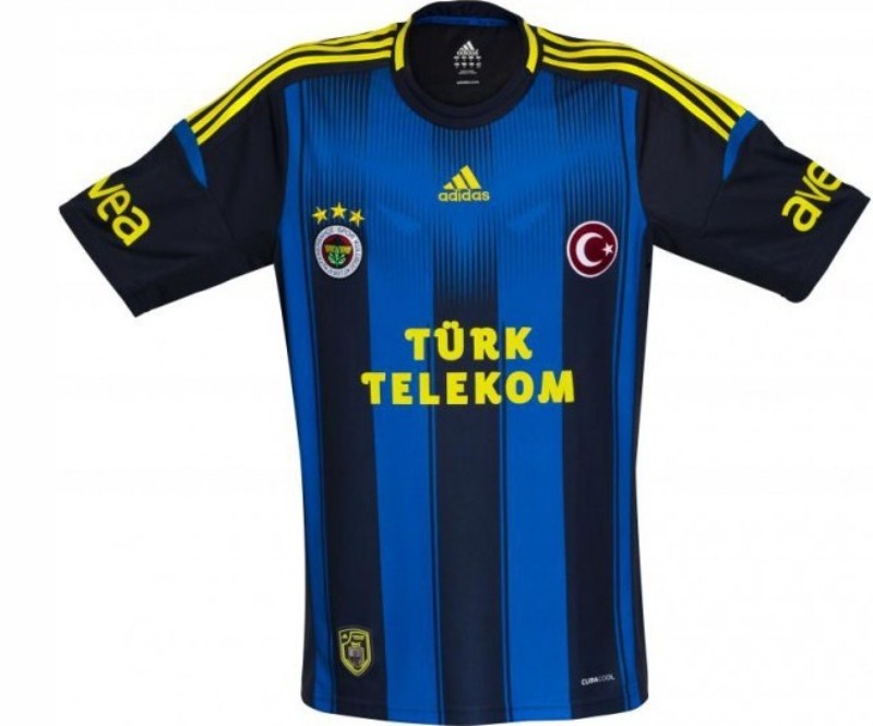 Tercera equipación de Fenerbahçe 12-13