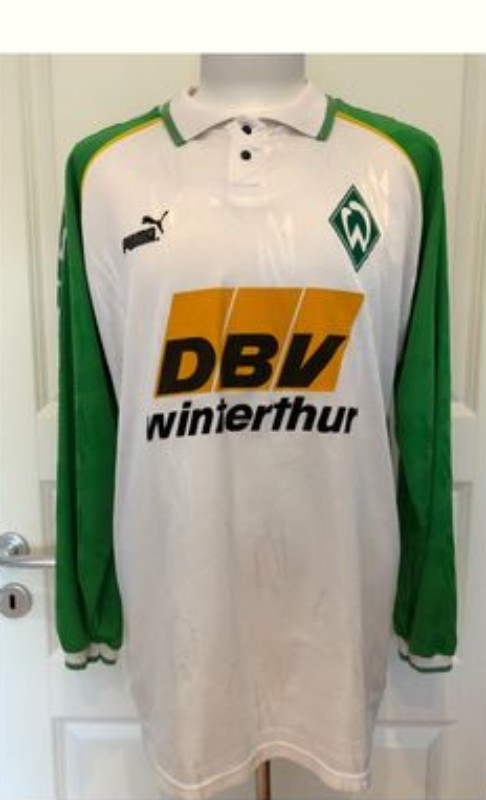 Primera equipación de Werder Bremen 95-96