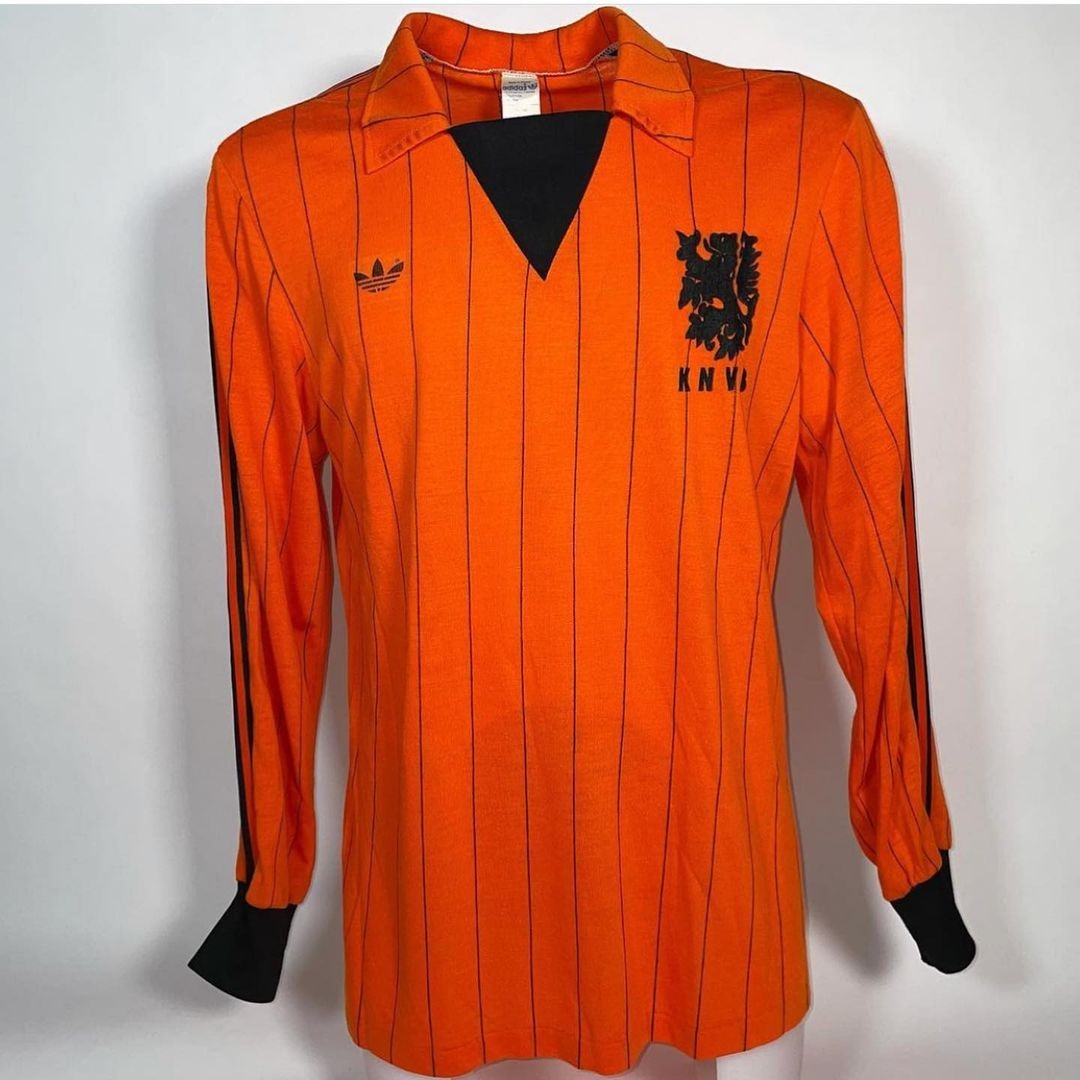 Primera equipación de Países Bajos 1984
