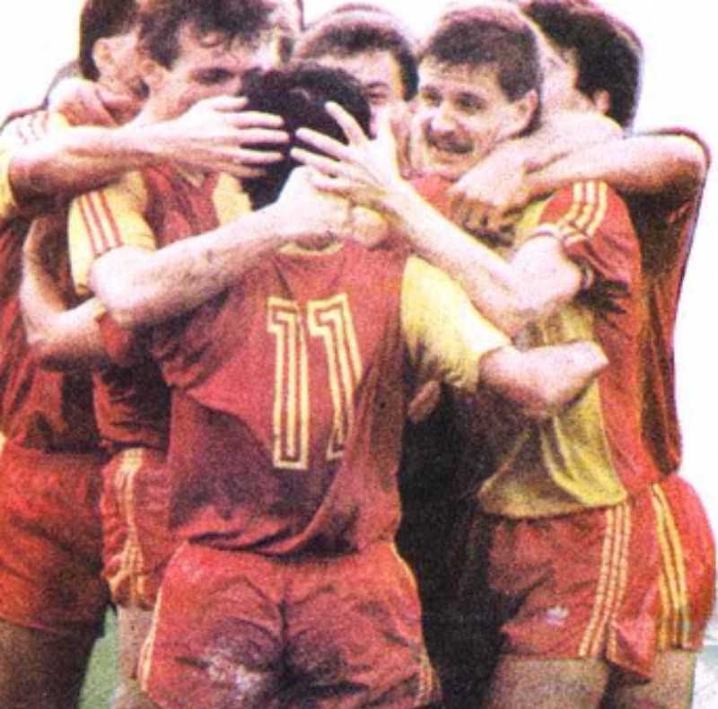 Galatasaray 89-90 Local 2