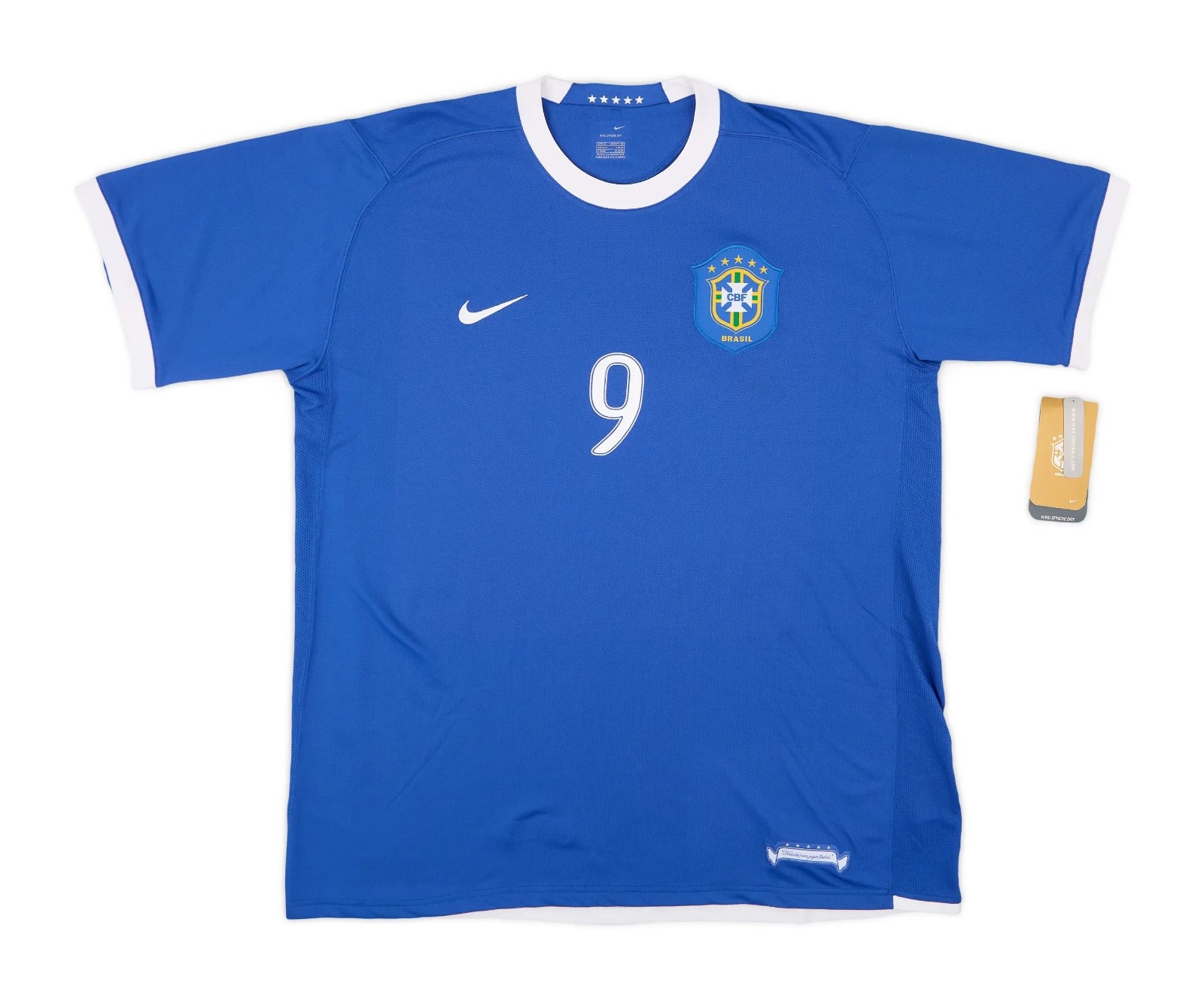 Segunda equipación de Brasil 2006