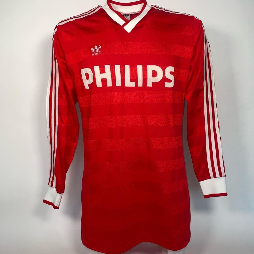 Primera equipación de PSV 86-87