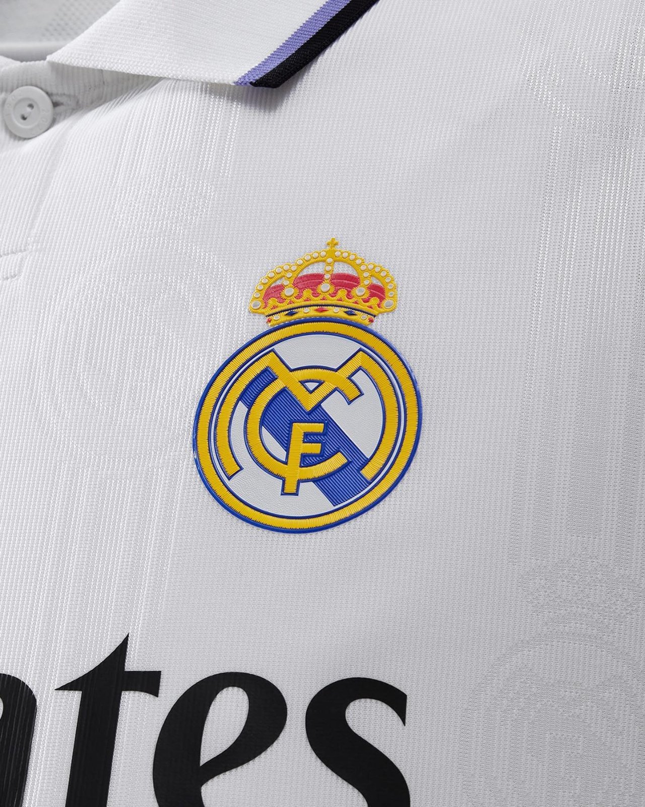 Real Madrid 22-23 Local 3