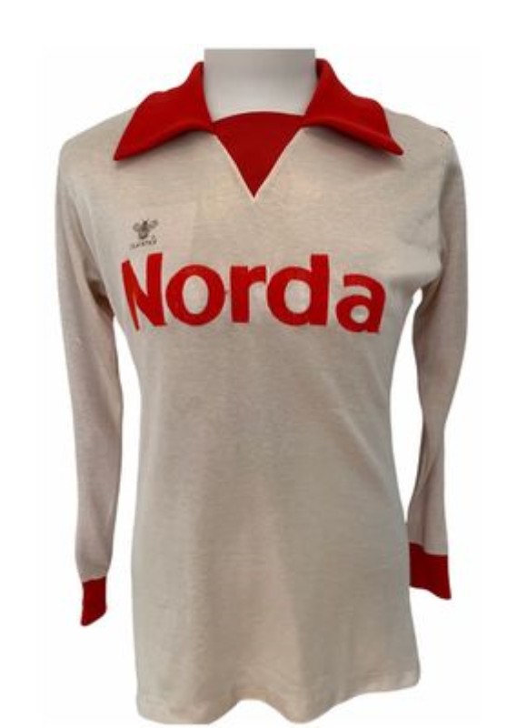 Tercera equipación de Werder Bremen 76-77