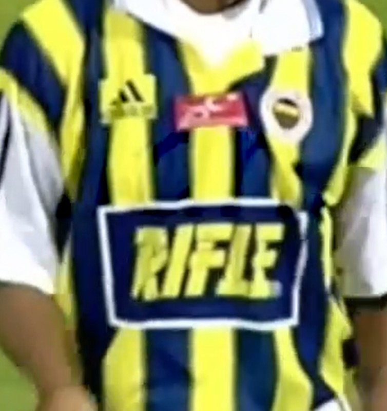 Primera equipación de Fenerbahçe 98-99