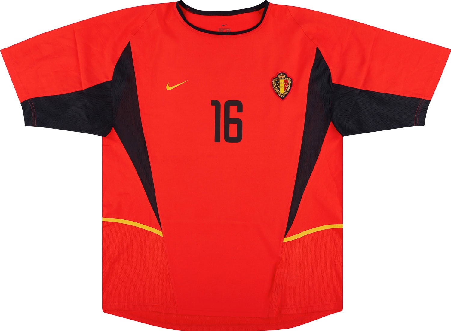 Primera equipación de Bélgica 2002
