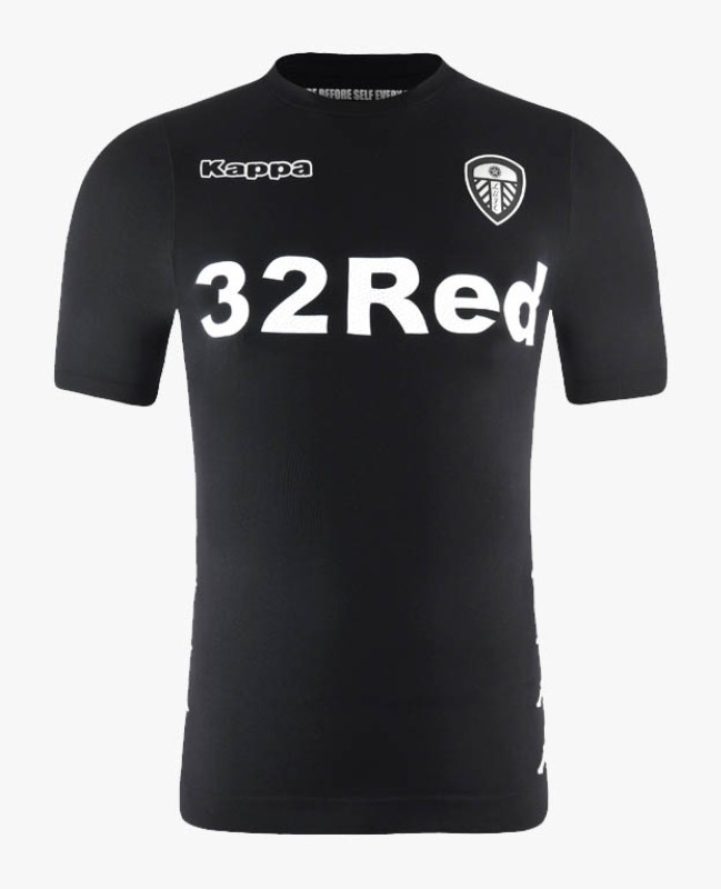 Segunda equipación de Leeds 17-18