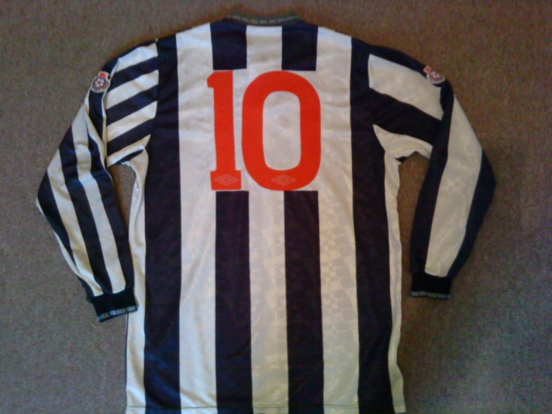 Newcastle United 90-91 Local 3
