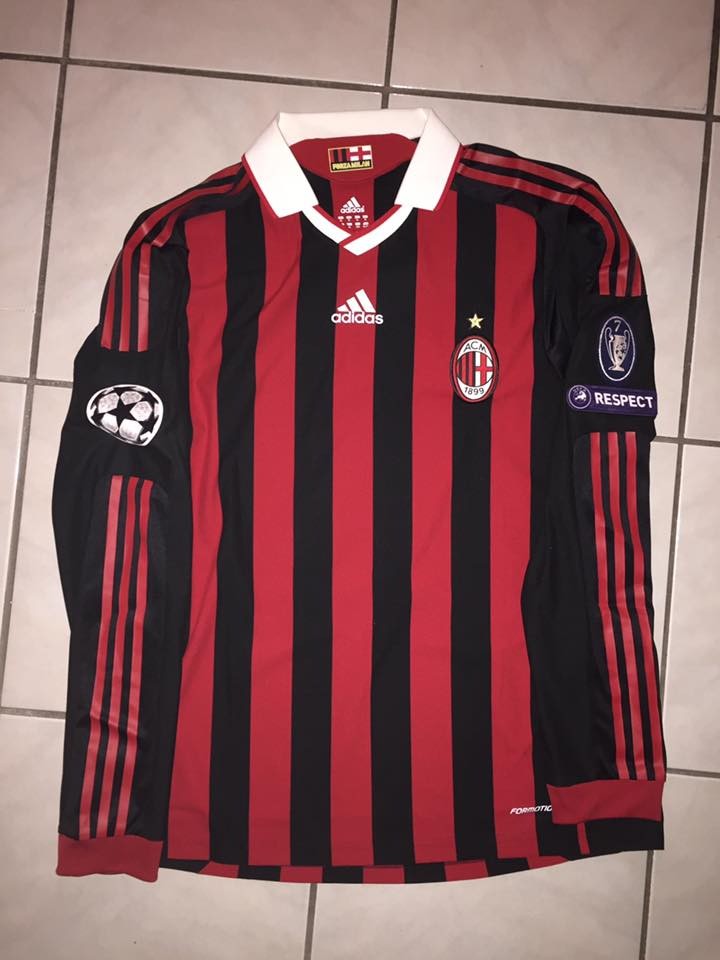 Equipación especial de Milan 09-10