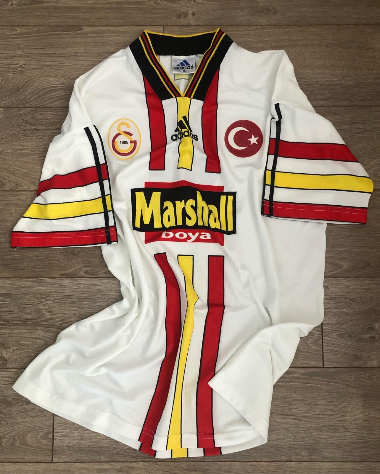 Galatasaray 98-99 Visitante 2