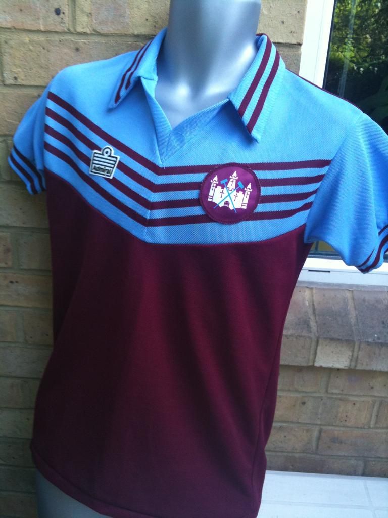 West Ham United 76-77 Local 2
