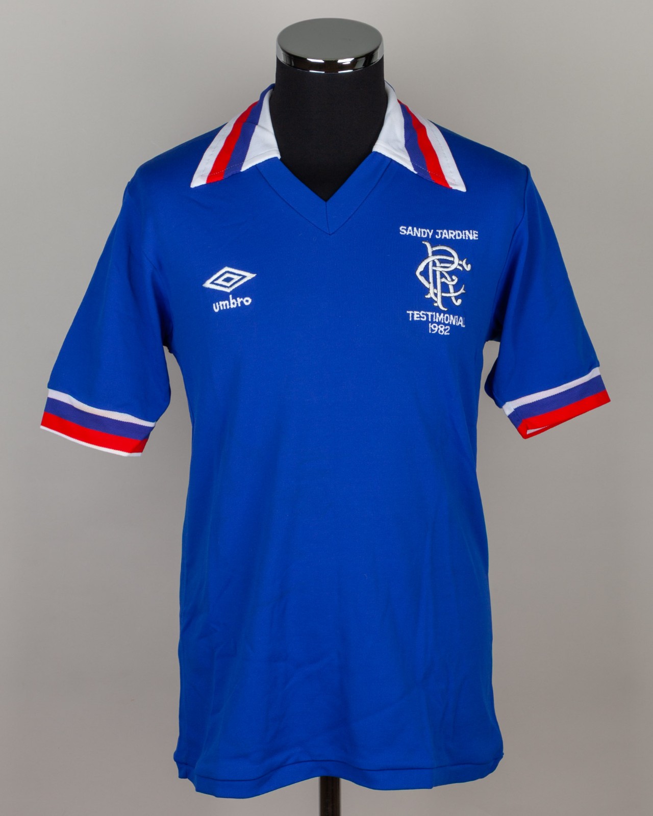 Primera equipación de Glasgow Rangers 81-82