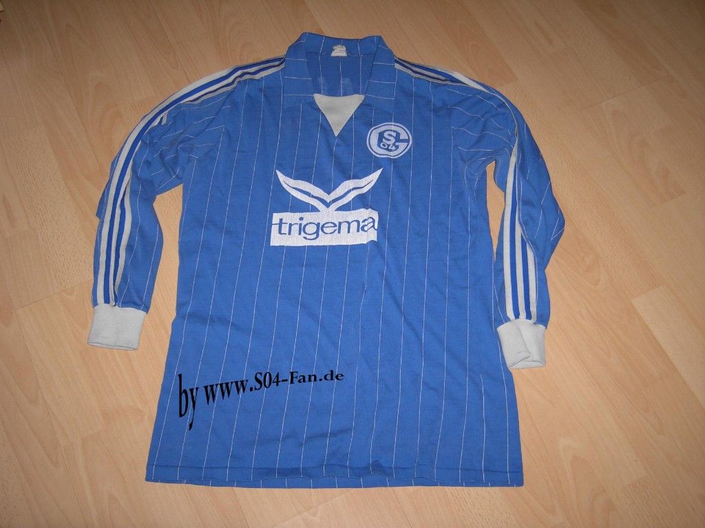 Primera equipación de Schalke 04 81-82