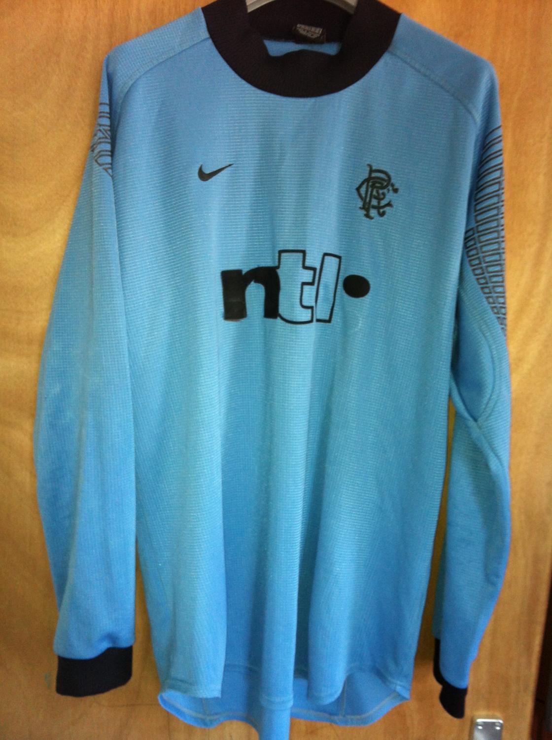 Equipación de portero de Glasgow Rangers 01-02