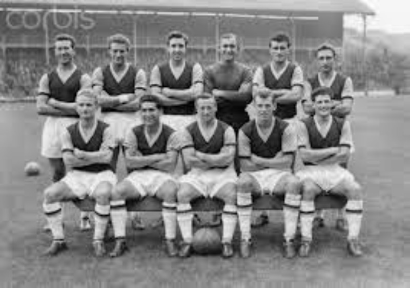Primera equipación de West Ham United 57-58