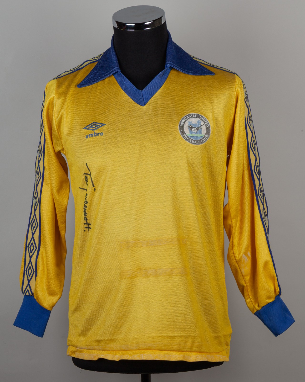 Newcastle United 82-83 Visitante