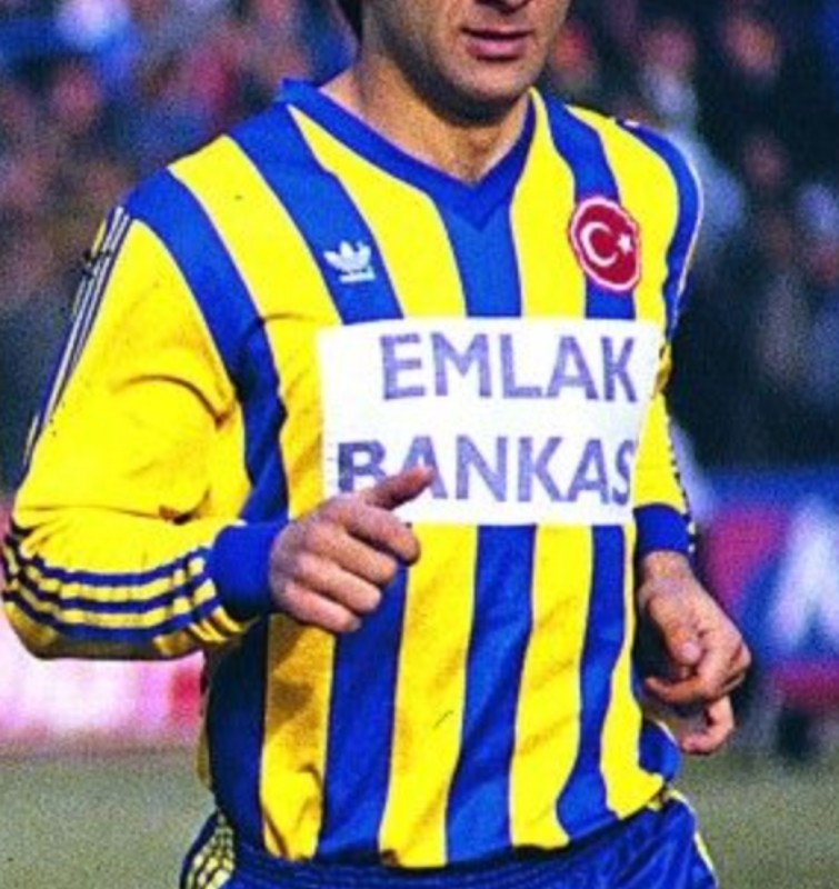Primera equipación de Fenerbahçe 89-90