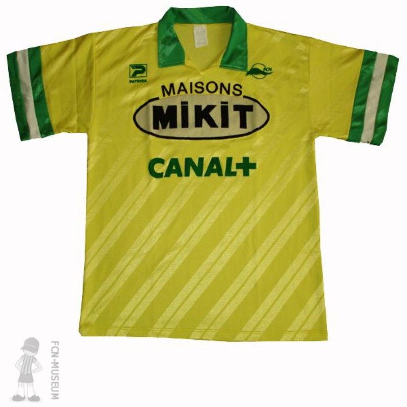 Primera equipación de Nantes 88-89