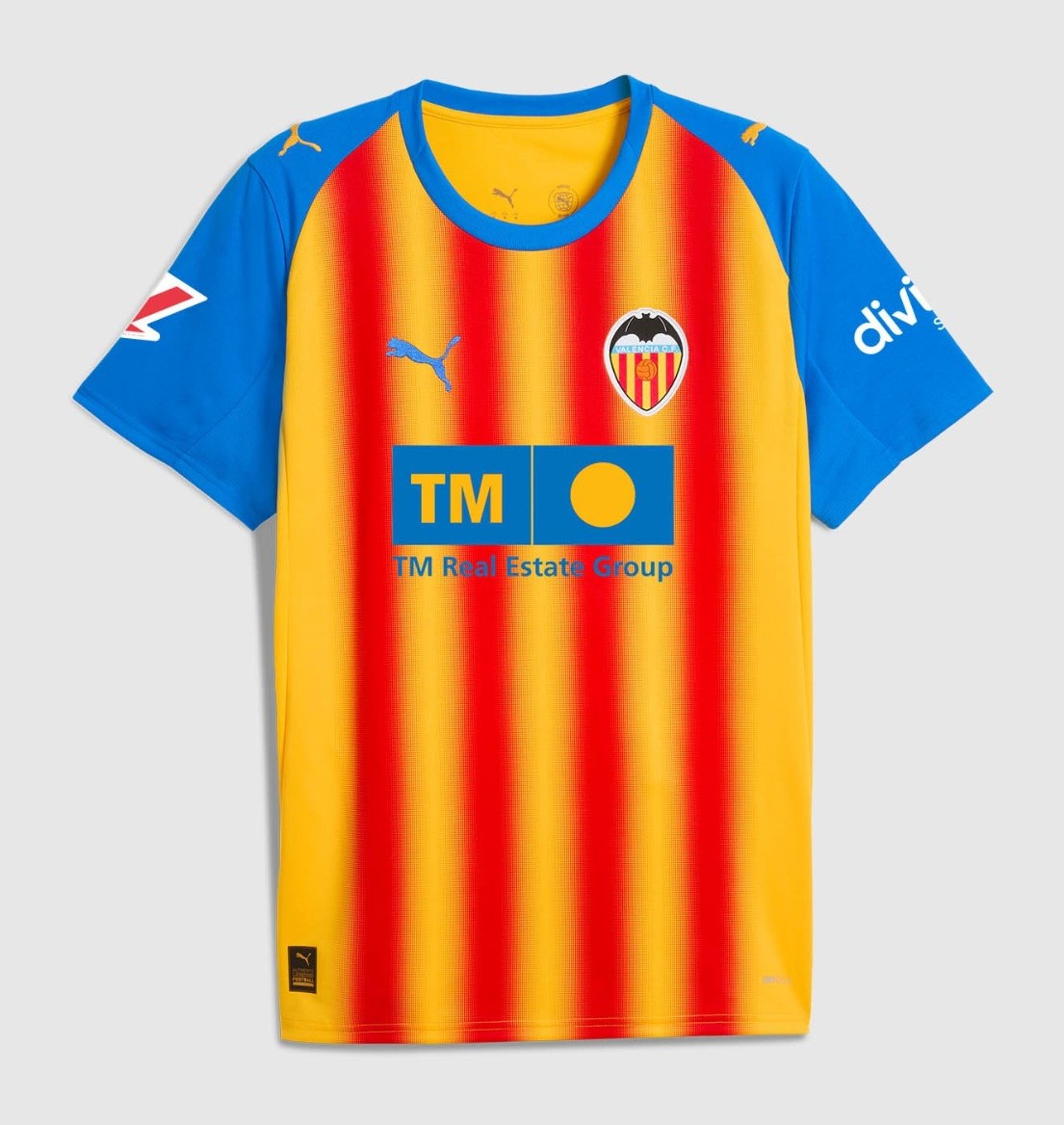 Tercera equipación de Valencia 25-26