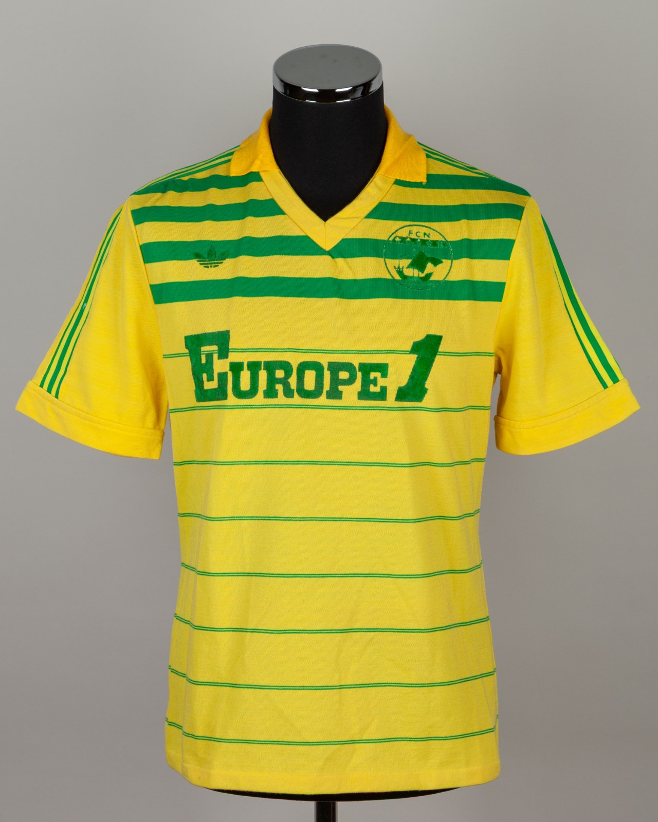 Equipación especial de Nantes 83-84