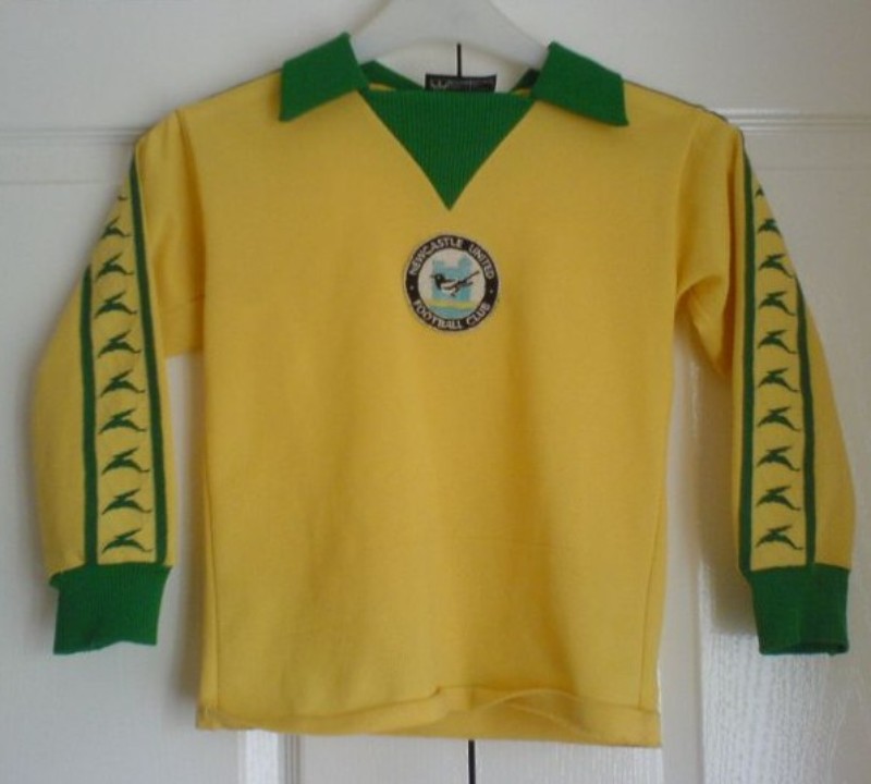 Segunda equipación de Newcastle 79-80