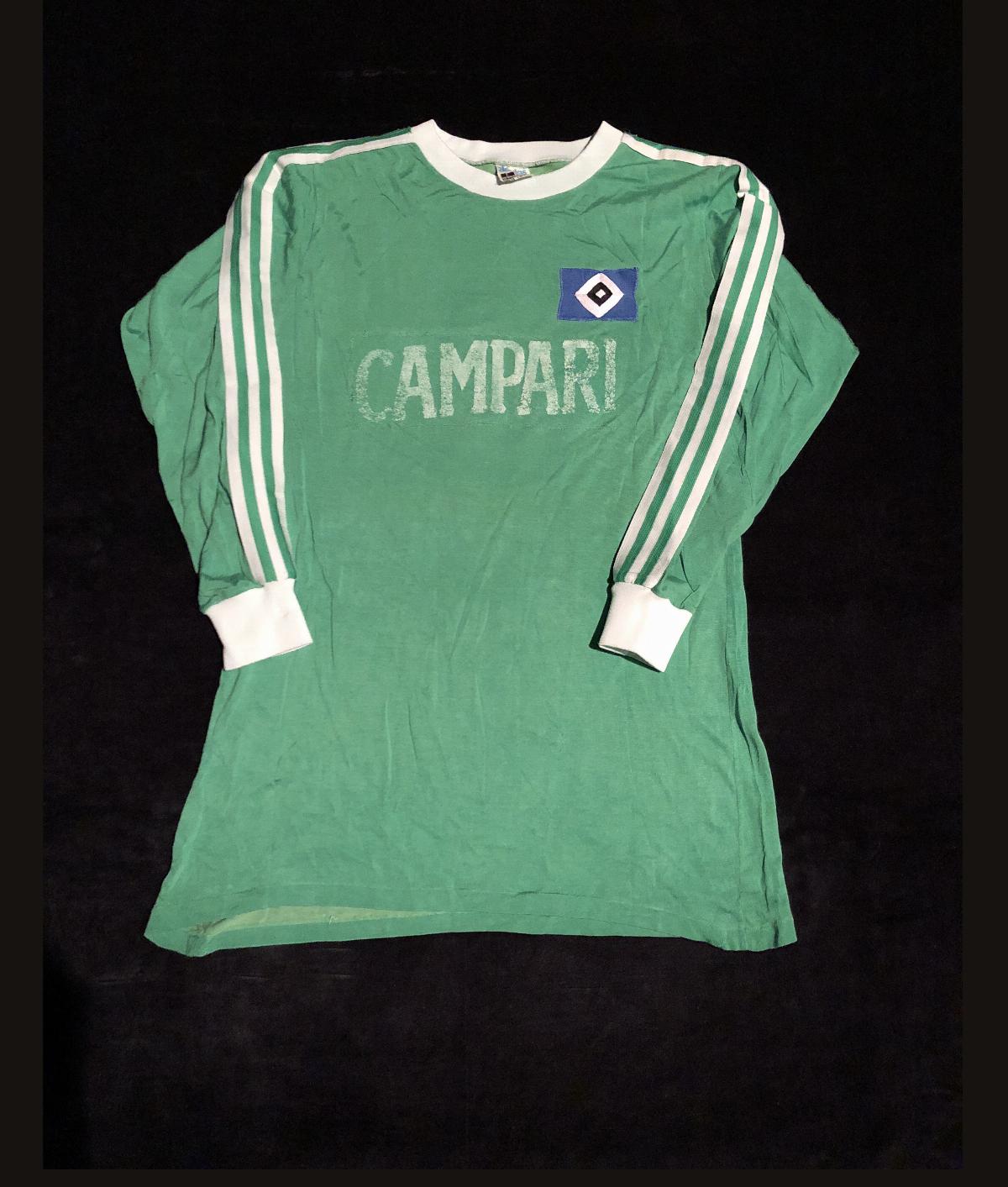 Tercera equipación de Hamburgo 75-76