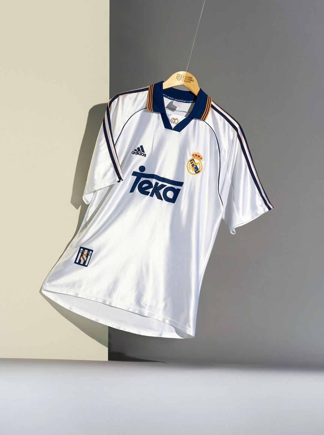 Real Madrid 98-99 Local 4