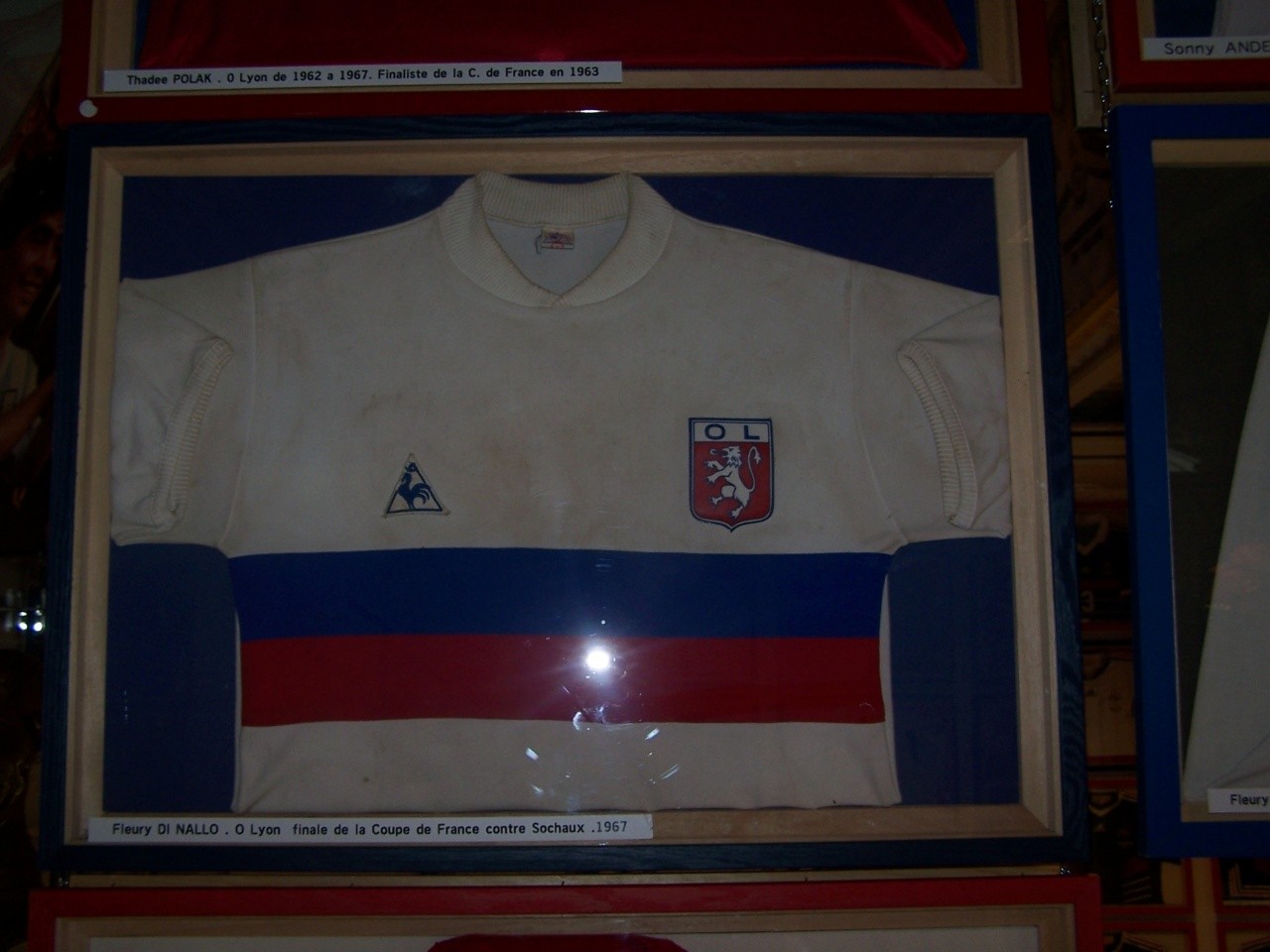 Primera equipación de Olympique de Lyon 66-67
