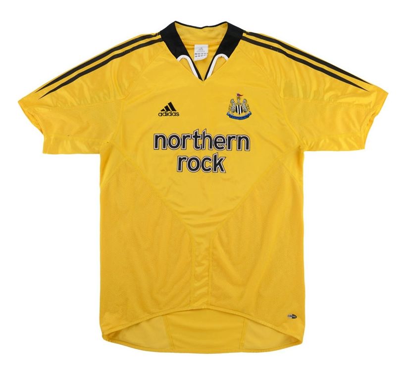Tercera equipación de Newcastle 04-05