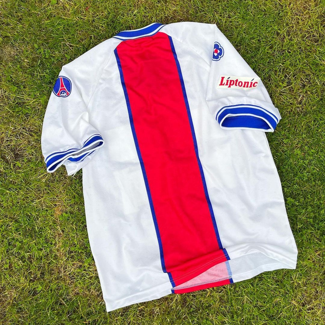 Paris Saint-Germain 94-95 Visitante 3