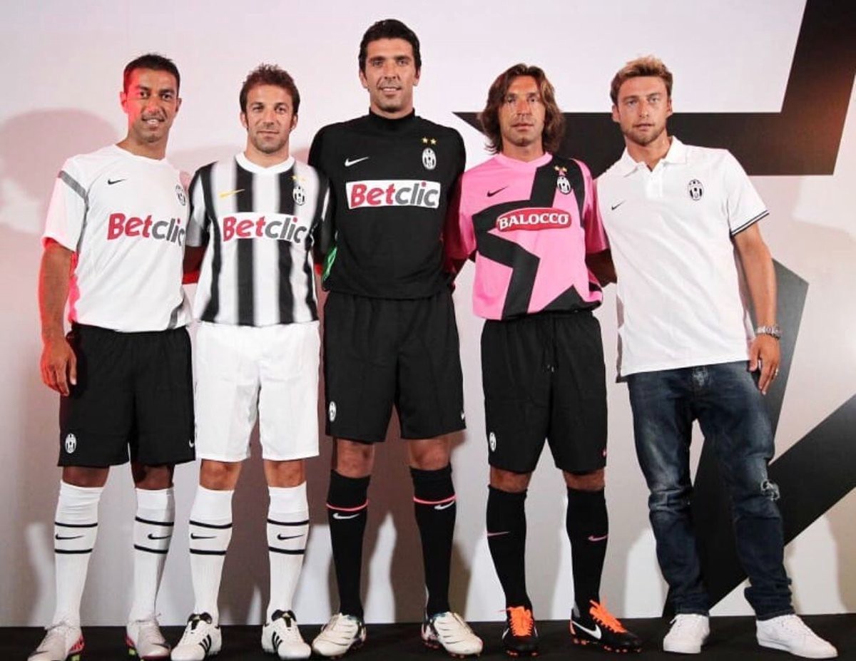 Juventus FC 11-12 Local 2