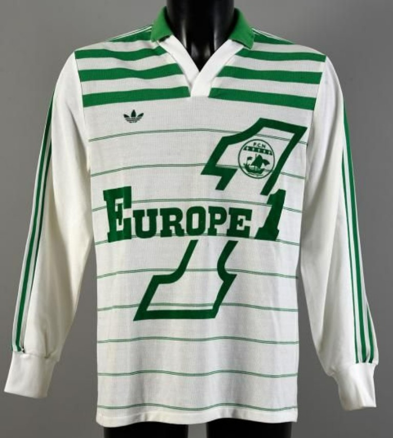 Segunda equipación de Nantes 85-86