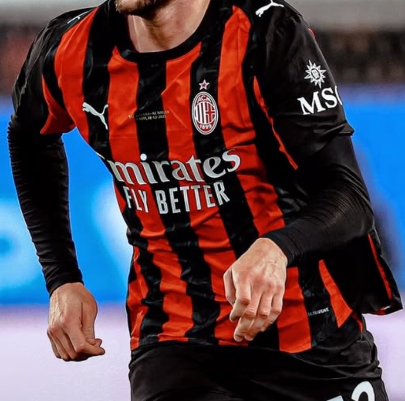 Equipación especial de Milan 25-26