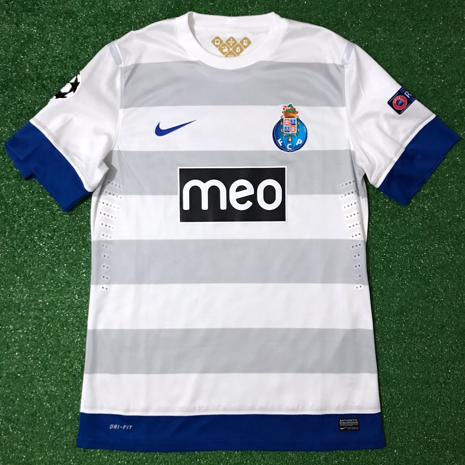 Equipación especial de Oporto 12-13