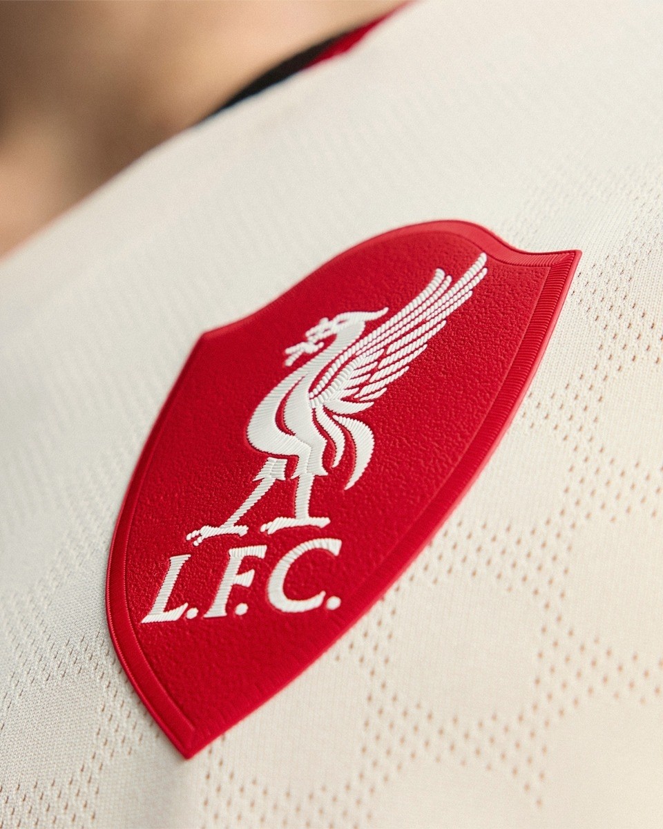 Liverpool FC 25-26 Visitante 2