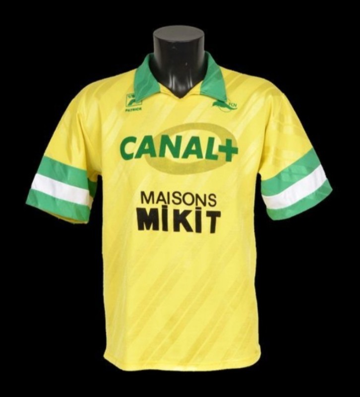 Primera equipación de Nantes 88-89